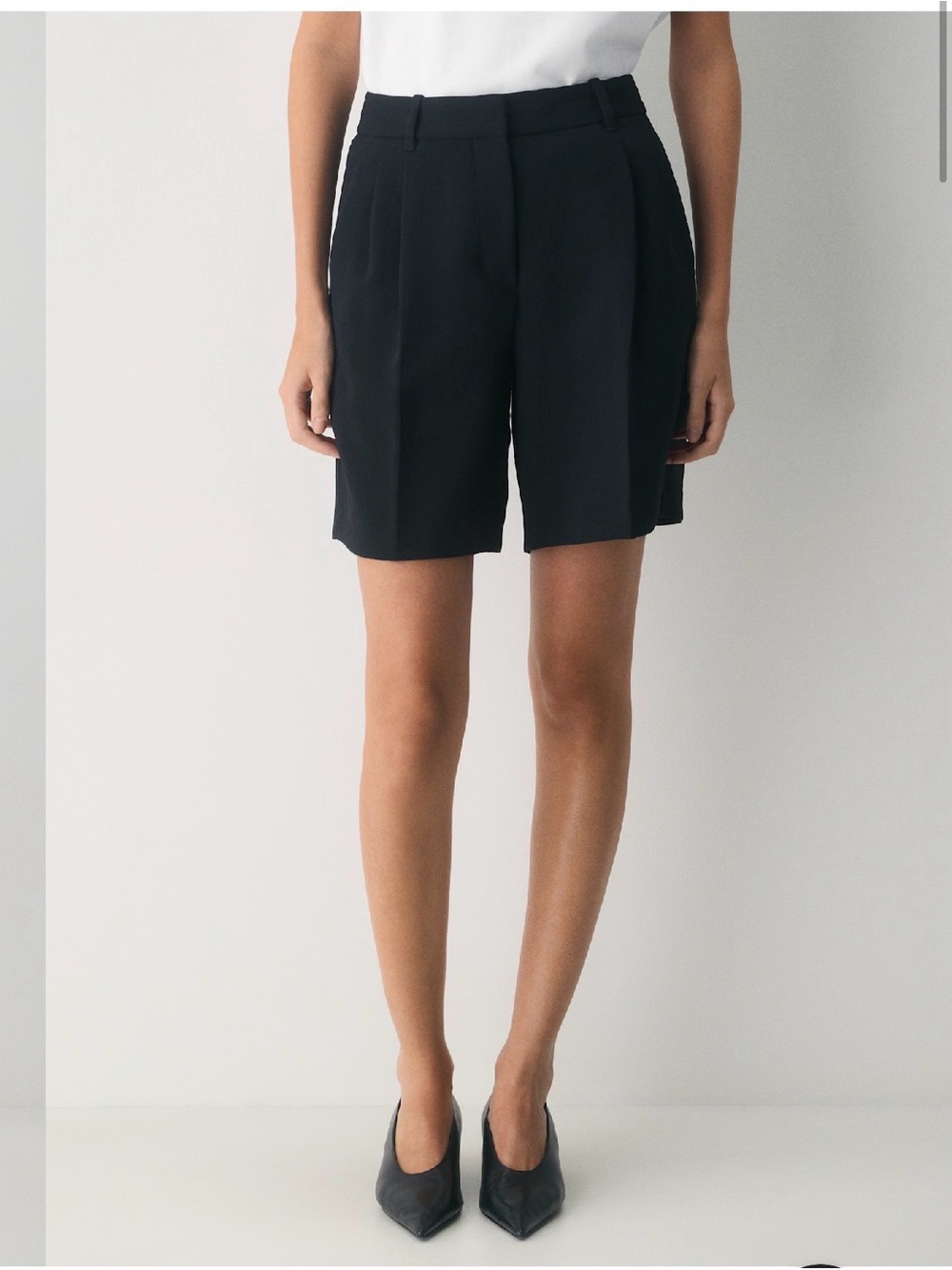 Aritzia The Effortless Short Long - Crepette - NWT black - Picture 2 of 6